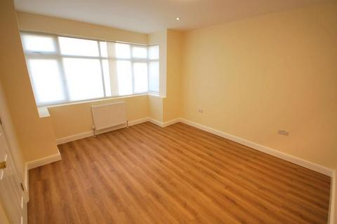 4 bedroom terraced house to rent, WOODSIDE CLOSE, WEMBLEY, HA0 1UJ