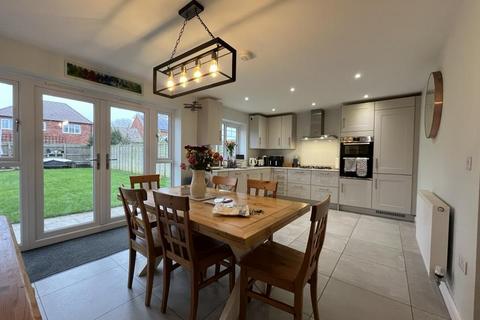 4 bedroom detached house for sale, Lambersitch Drive, Swadlincote DE12