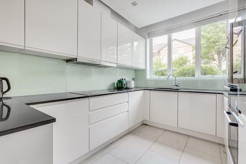 4 bedroom terraced house to rent, Page Mews, London SW11