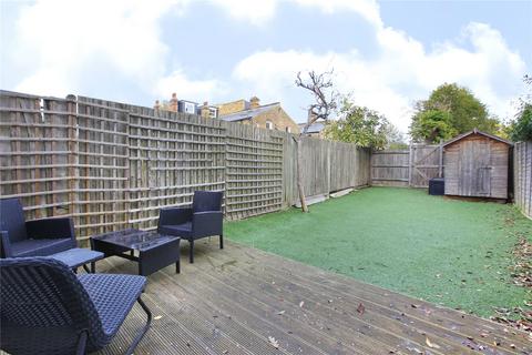 4 bedroom terraced house to rent, Haverhill Road, London SW12