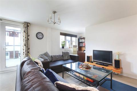 2 bedroom flat to rent, Stane Grove, London SW9