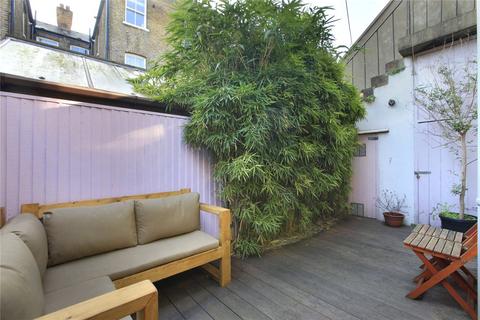 2 bedroom flat to rent, Venn Street, London SW4