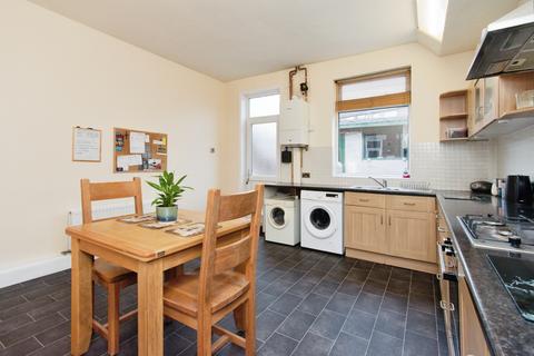 2 bedroom terraced house for sale, Cross Street, West Yorkshire WF10