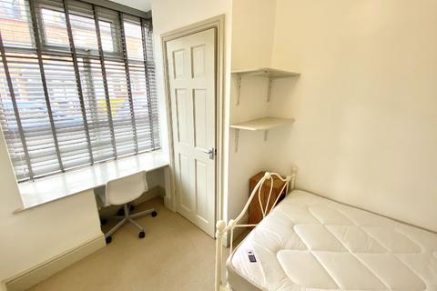 4 bedroom house share to rent, Birmingham B29