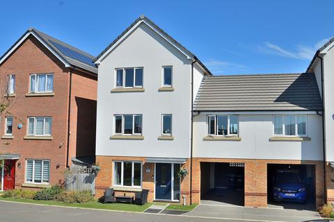 6 Chevry Close, Glebe Farm, Milton Keynes, MK17 8LZ