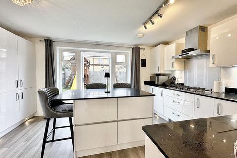 6 Chevry Close, Glebe Farm, Milton Keynes, MK17 8LZ