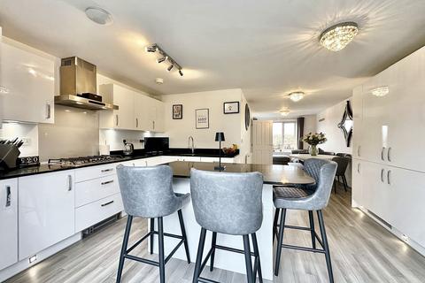 6 Chevry Close, Glebe Farm, Milton Keynes, MK17 8LZ