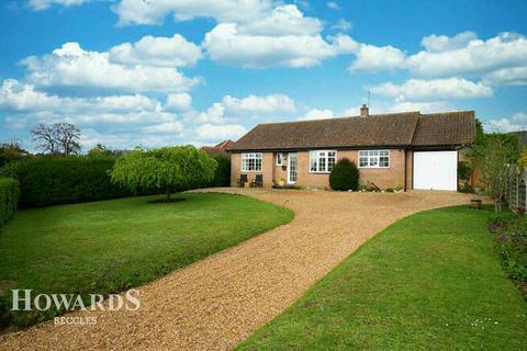 3 bedroom detached bungalow for sale, Holton Road, Halesworth