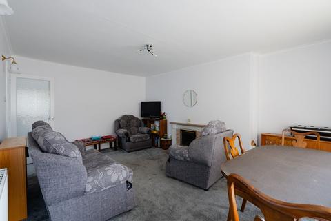 25 Meadow Gardens, Crediton, EX17 1EJ