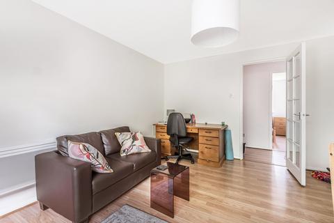 2 bedroom flat to rent, John Maurice Close, London, SE17