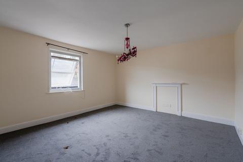 2 bedroom flat for sale, High Street, Crediton, EX17