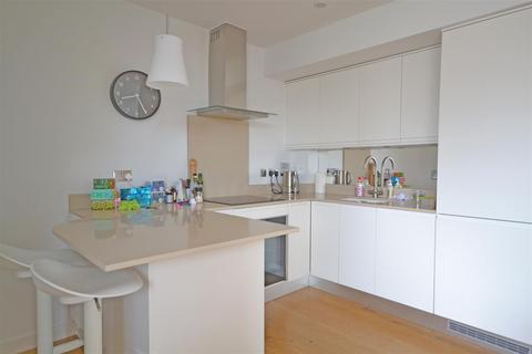 1 bedroom apartment for sale, Old Lodge Place, St Margarets