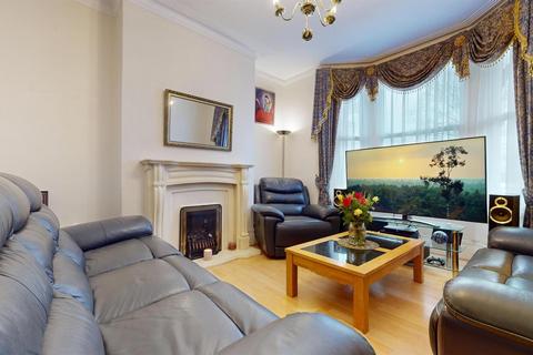 4 bedroom terraced house for sale, Plumstead Common Road, London SE18