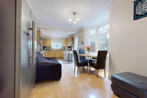 4 bedroom terraced house for sale, Plumstead Common Road, London SE18