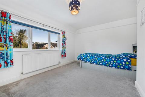 4 Kennel Close, Ascot, SL5 7NL