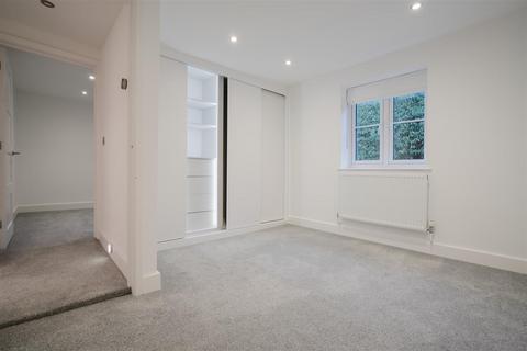 81 Kennel Ride, Ascot, SL5 7NU