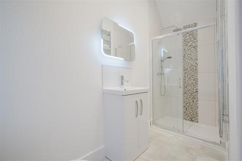 81 Kennel Ride, Ascot, SL5 7NU