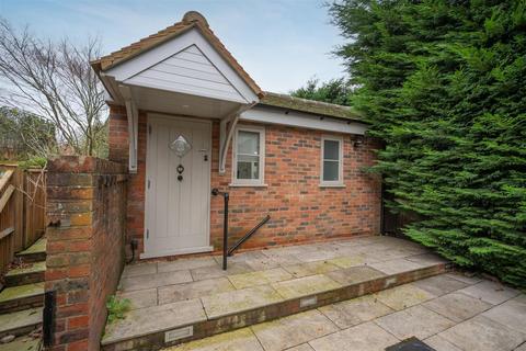 81 Kennel Ride, Ascot, SL5 7NU