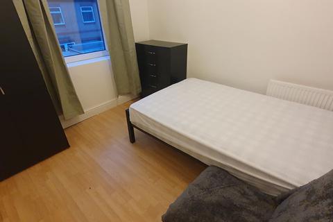 Flat 3, 18 Mundy Place