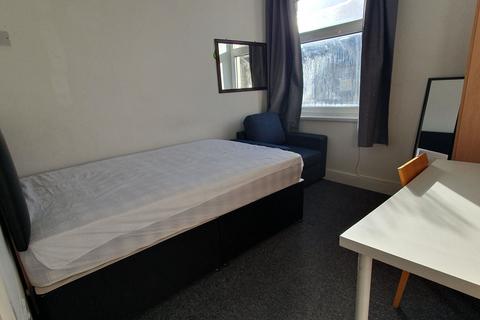 undefined, 2 BED FLAT for Rent - Flat 4, 20 Mundy Place, Cathays, Cardiff. CF24 4BZ