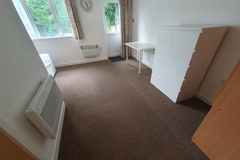 1 bedroom flat to rent, Flat 2, 19 North Luton Place