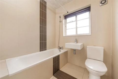 2 bedroom flat to rent, Ossulton Way, London N2