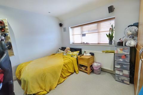 49 Haggerston Road, Borehamwood, WD6 4BU