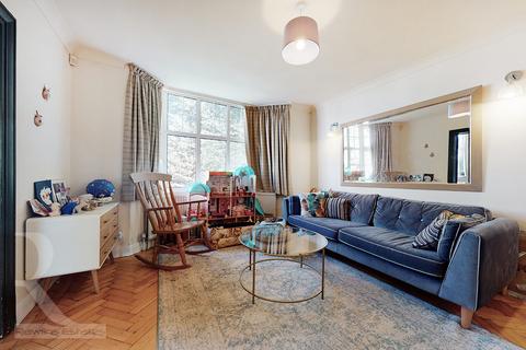 3 bedroom flat for sale, Stanhope Court , Finchley  N3