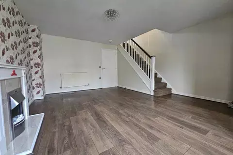 4 bedroom semi-detached house to rent, Collingwood Road, Rainham RM13