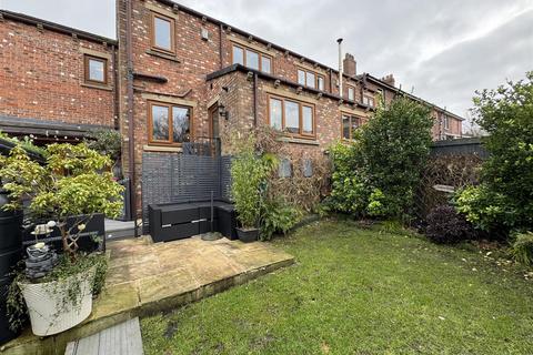 4 bedroom semi-detached house for sale, Haigh Row, Skelmanthorpe, Huddersfield, HD8 9TT