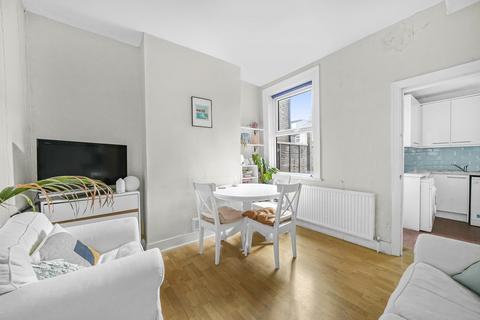 2 bedroom terraced house for sale, Graham Road, London N15