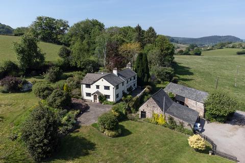 5 bedroom detached house for sale, Hope Mansell with Large Gardens