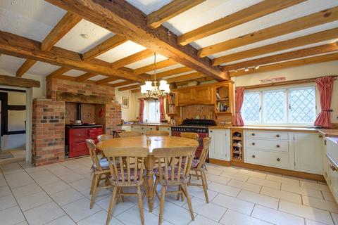5 bedroom detached house for sale, Hope Mansell with Large Gardens