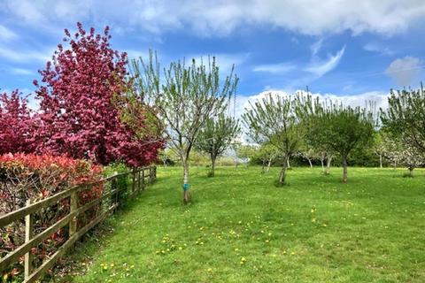 5 bedroom detached house for sale, Hope Mansell with Large Gardens