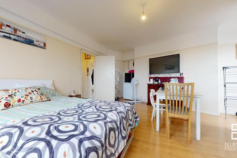 1 bedroom flat for sale, Streatham High Road, Streatham