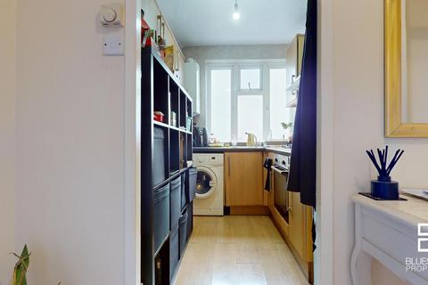 1 bedroom flat for sale, Streatham High Road, Streatham