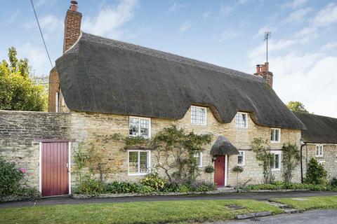 3 bedroom character property for sale, Charlton Road, Aynho, Banbury