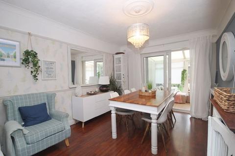 62 Medway Drive, Perivale, Greenford, UB6 8LW