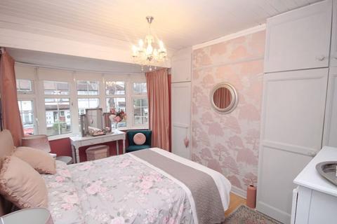 62 Medway Drive, Perivale, Greenford, UB6 8LW