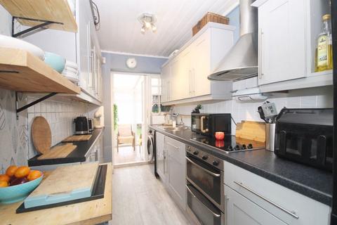 62 Medway Drive, Perivale, Greenford, UB6 8LW
