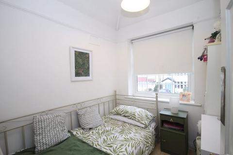 62 Medway Drive, Perivale, Greenford, UB6 8LW