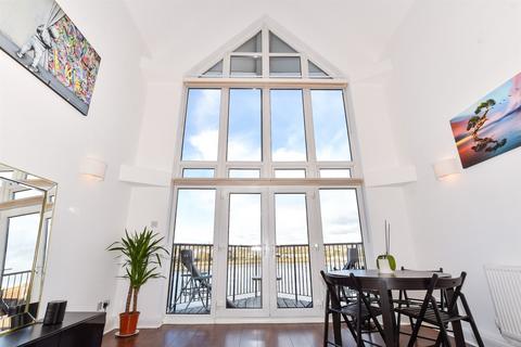 3 bedroom penthouse for sale, Valetta Way, Rochester, Kent