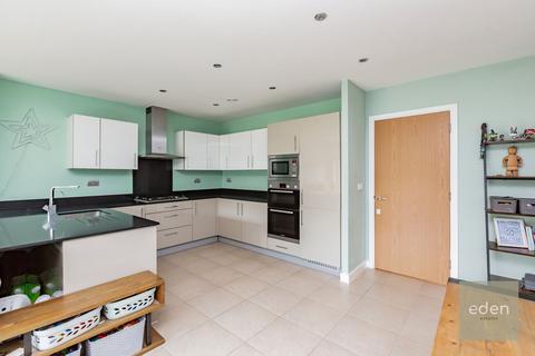 2 Elder Wood Close, Snodland, ME6 5FH