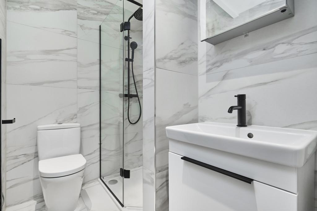 Bredroom 1 En-Suite
