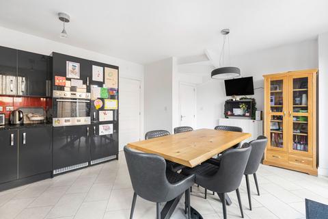 1 Turner Place, Coulsdon, CR5 3FY