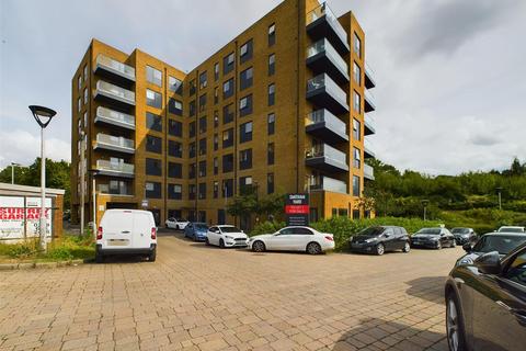 2 bedroom flat for sale, Leaden Hill, Coulsdon CR5