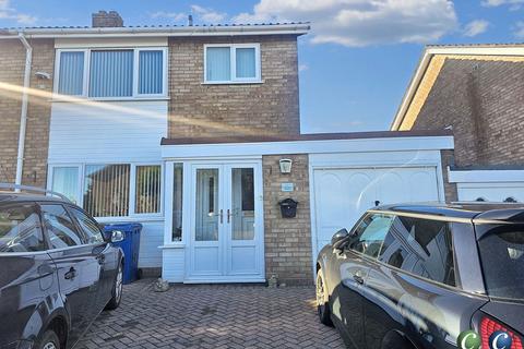 3 bedroom semi-detached house for sale, Eastwood Avenue, Burntwood, WS7 2DX