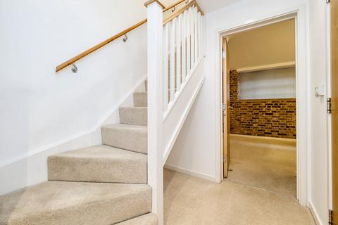 1 bedroom apartment for sale, Kidman Close, Romford, RM2