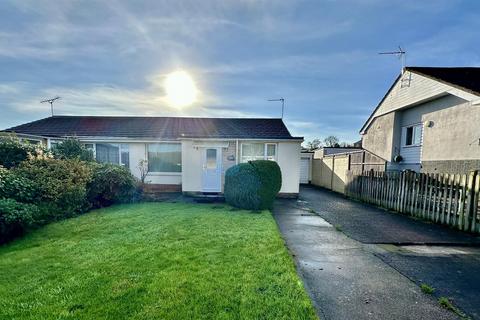 2 bedroom semi-detached bungalow for sale, Oak Close, Tiverton EX16