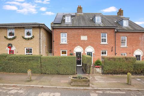 3 bedroom townhouse for sale, The Street, Sittingbourne ME9